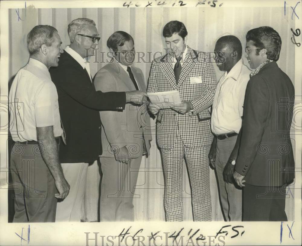 1974 Press Photo Members of the NCAA South Regional Baseball Tournament- Historic Images