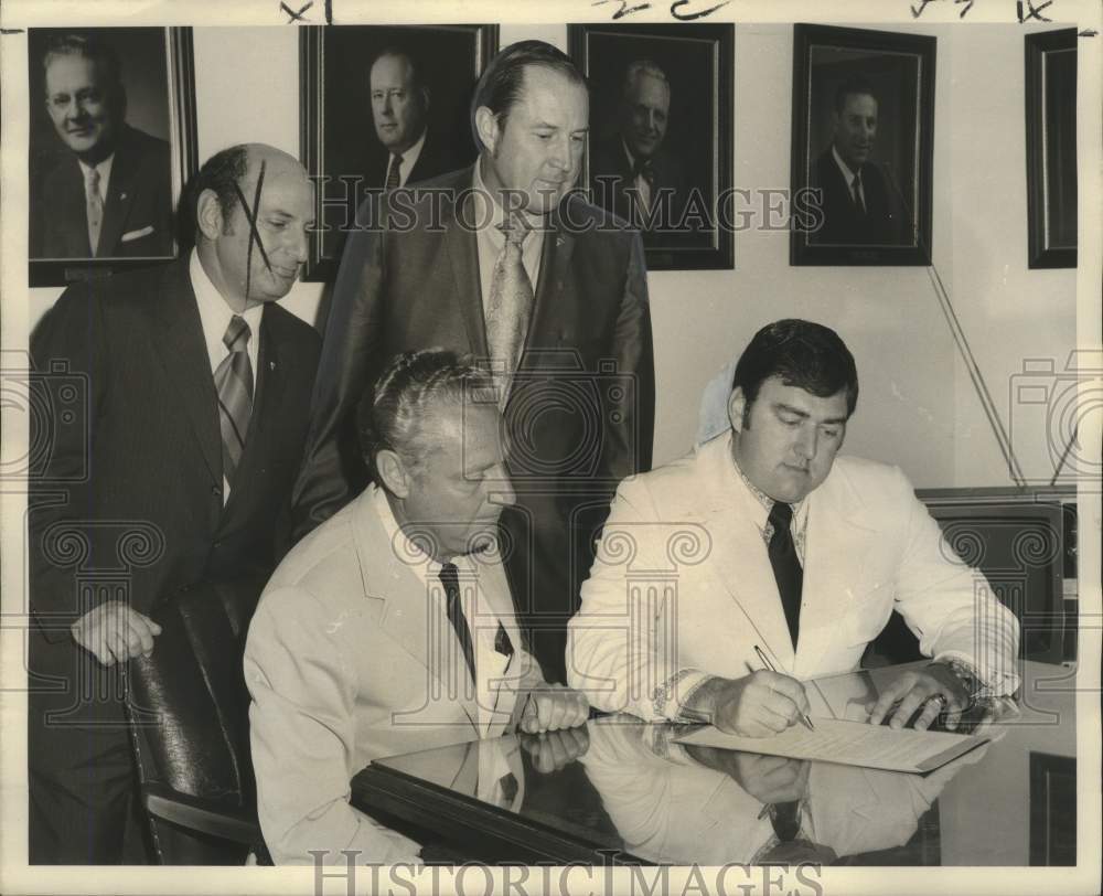 1972 Press Photo Basketball Officials John Bobinger, Ron Greene, Charles Glueck- Historic Images