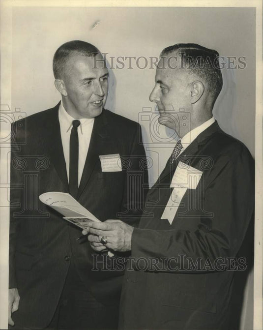 1966 Press Photo Jack Holmes & W.F. Heavy Jr.- Society of Mechanical Engineers