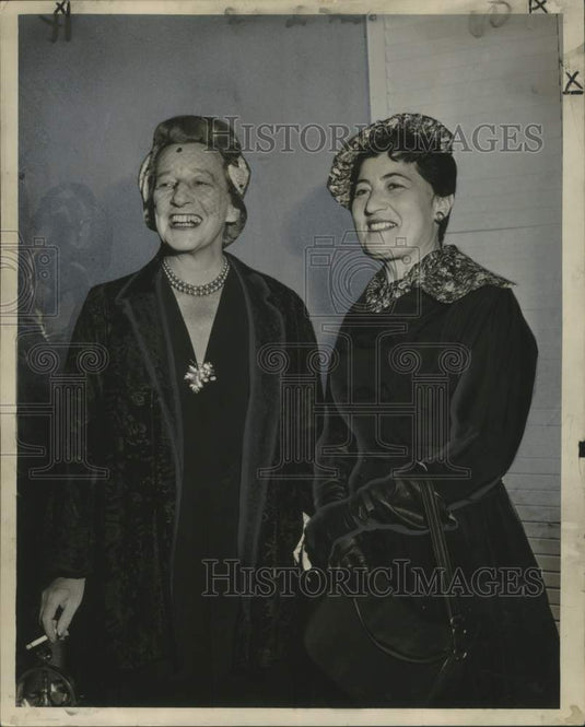 1955 Press Photo Lillian Hellman, Mrs. Alexander HIlberg in New Orleans