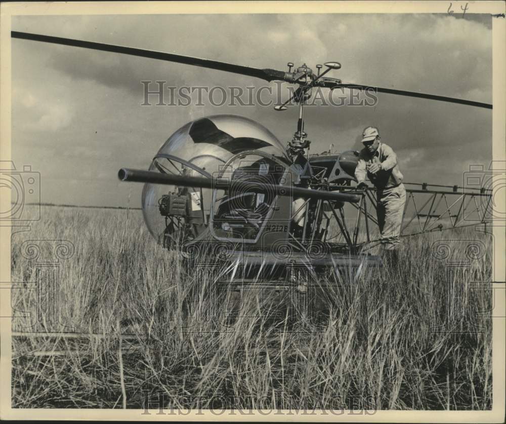 1953 Press Photo Helicopter Used to Search for Oil in Louisiana by Shell Oil