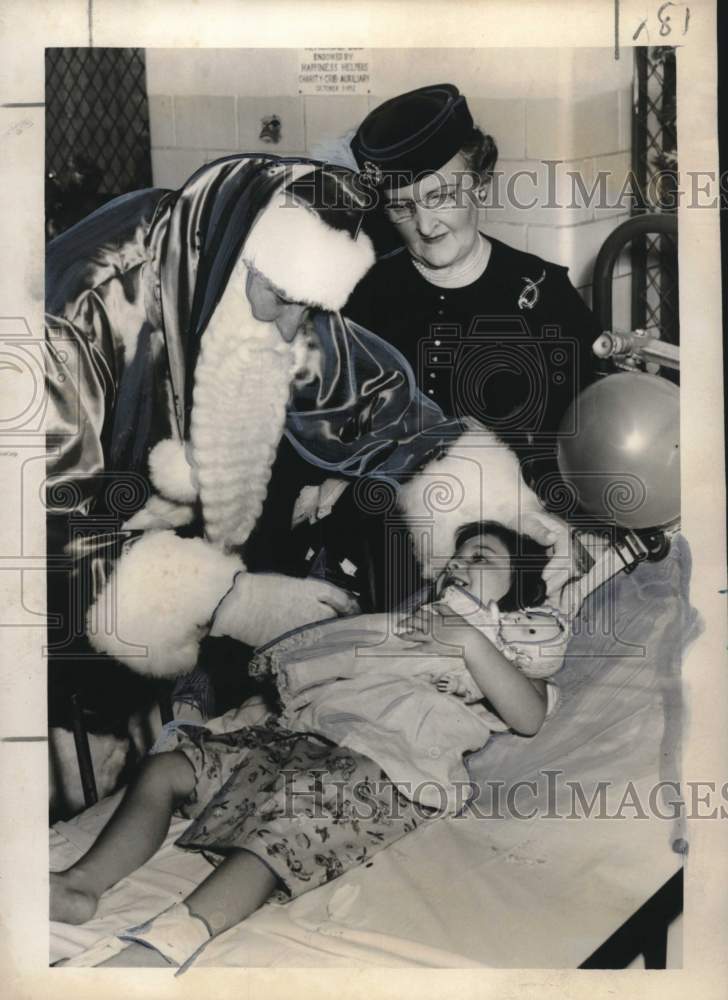 1954 Press Photo Mrs. Walter J. Grunning &amp; Santa Claus at Charity Hospital