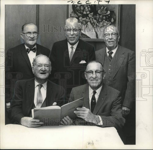1968 Press Photo National Athletic Club Officers at Johnny's Restaurant