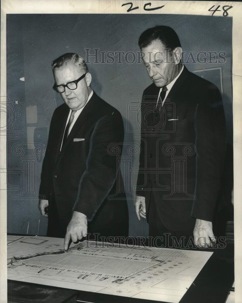 1966 Press Photo Rollan D. Green &amp; Francis R. Edwards- Port of New Orleans - Historic Images