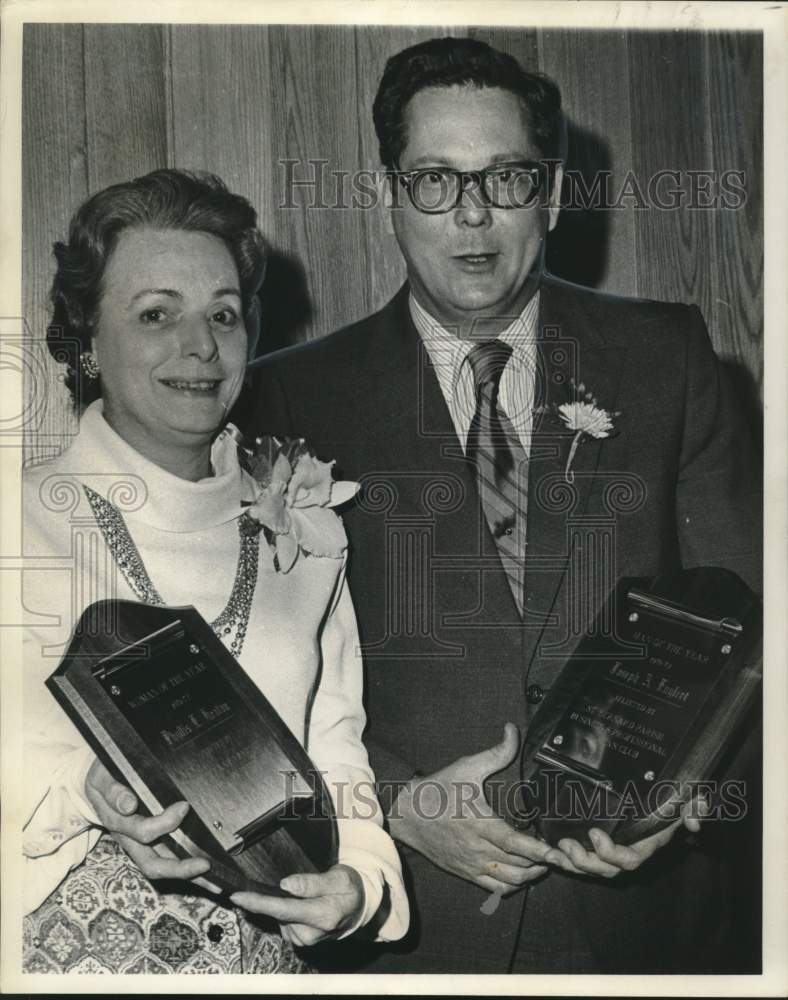 1971 Press Photo Phyllis E. Heaton &amp; Joseph A. Englert, honored St. Bernard - Historic Images