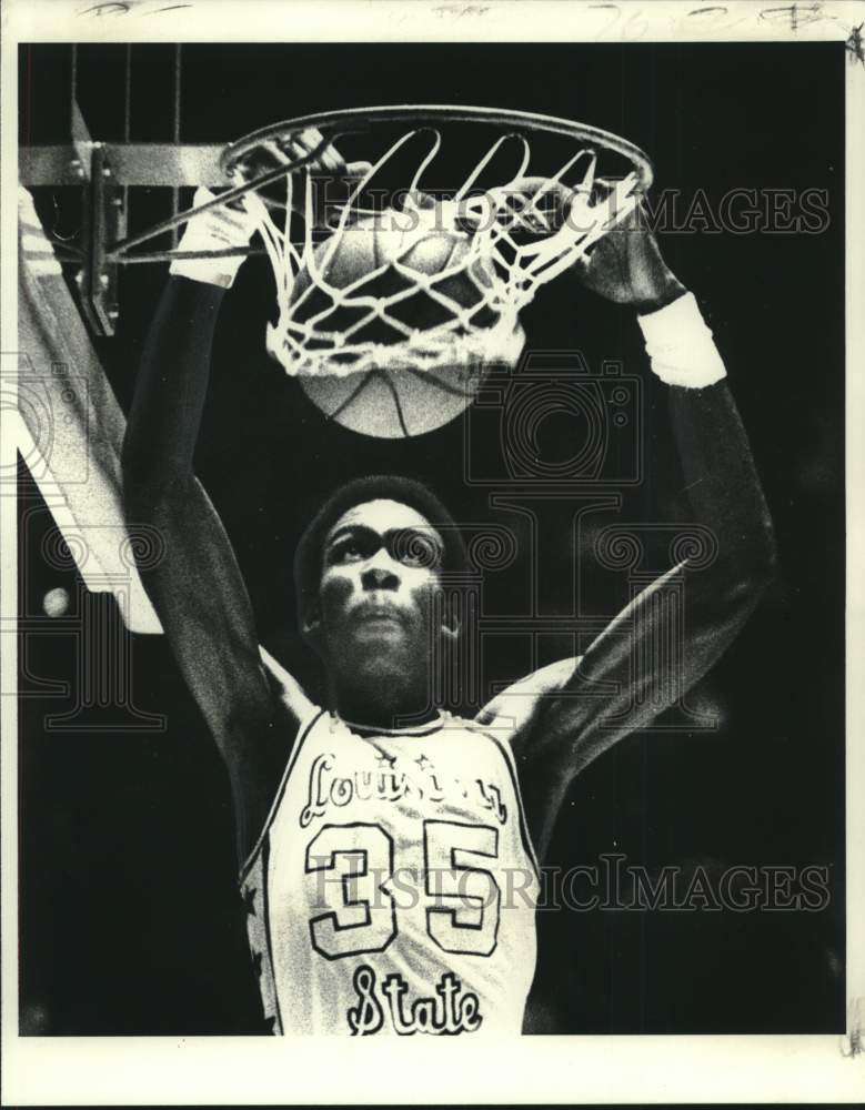 1979 Press Photo LUS&#39;s Lionel Green makes a basketball - noo29372- Historic Images