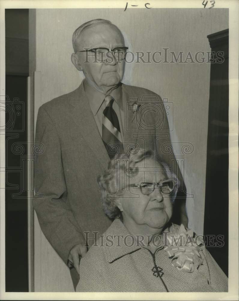 Load image into Gallery viewer, 1973 Press Photo Mr. and Mrs. William Hanning, 60th Wedding Anniversary

