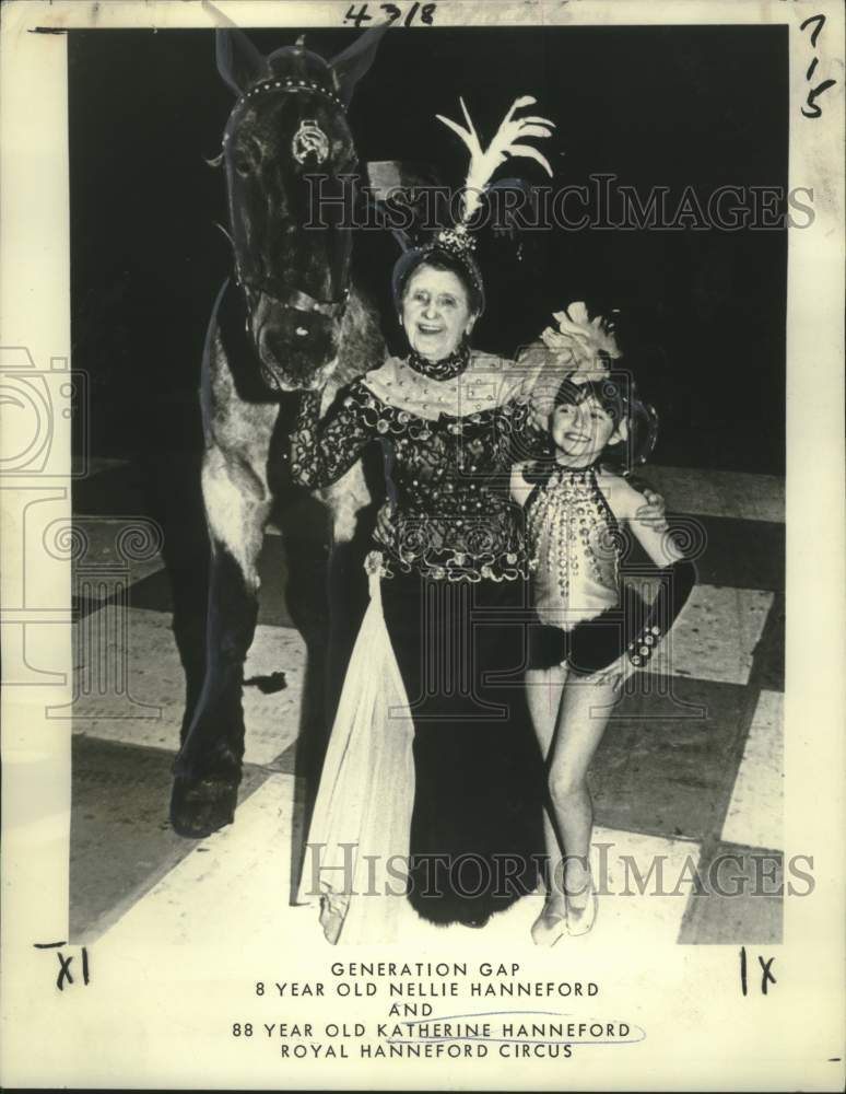 1979 Press Photo Circus Performers Nellie and Grandmother Katherine Hanneford- Historic Images