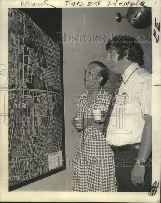 1973 Press Photo Mrs. Brandon Woolleyman & Garner Gremillion- Crime Fighting
