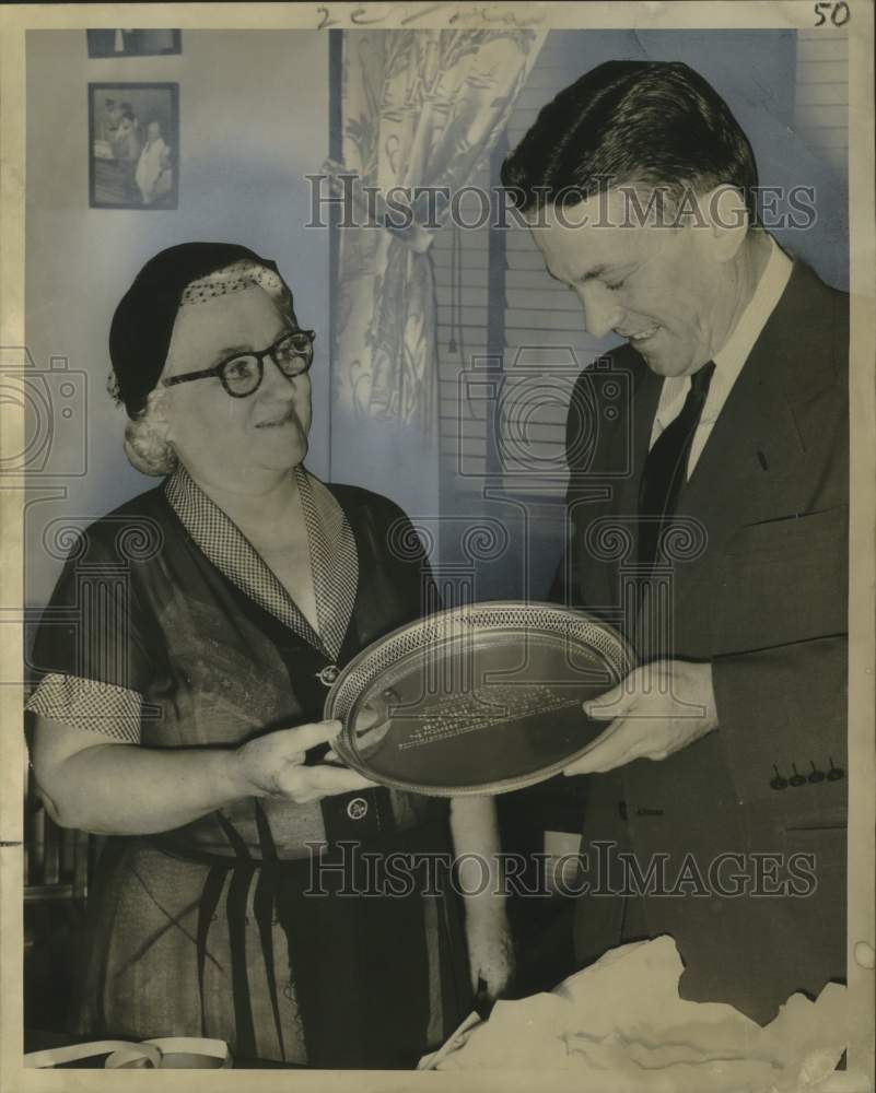 1953 Press Photo Public Utilities Commish is honored by Pontchartrain Pioneers- Historic Images