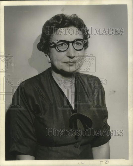 1956 Press Photo Mrs. Ruth Hohn, head of arts & crafts at Metairie Playground