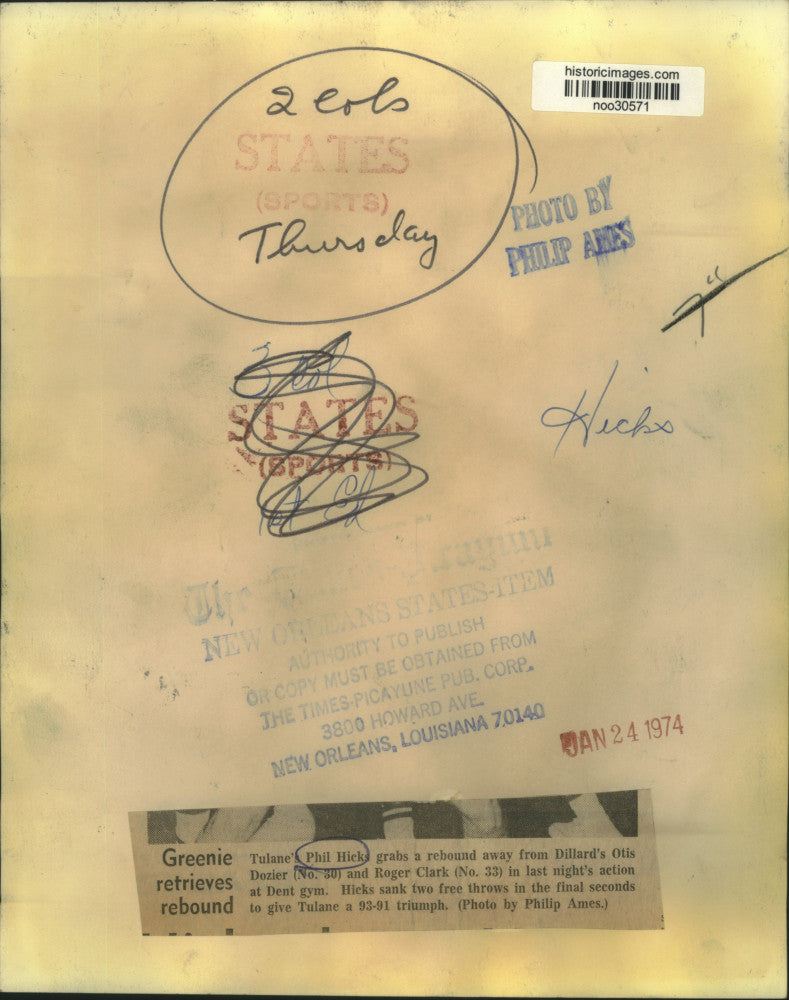 1974 Press Photo Tulane's Phil Hicks in basketball game with Dillard - noo30571