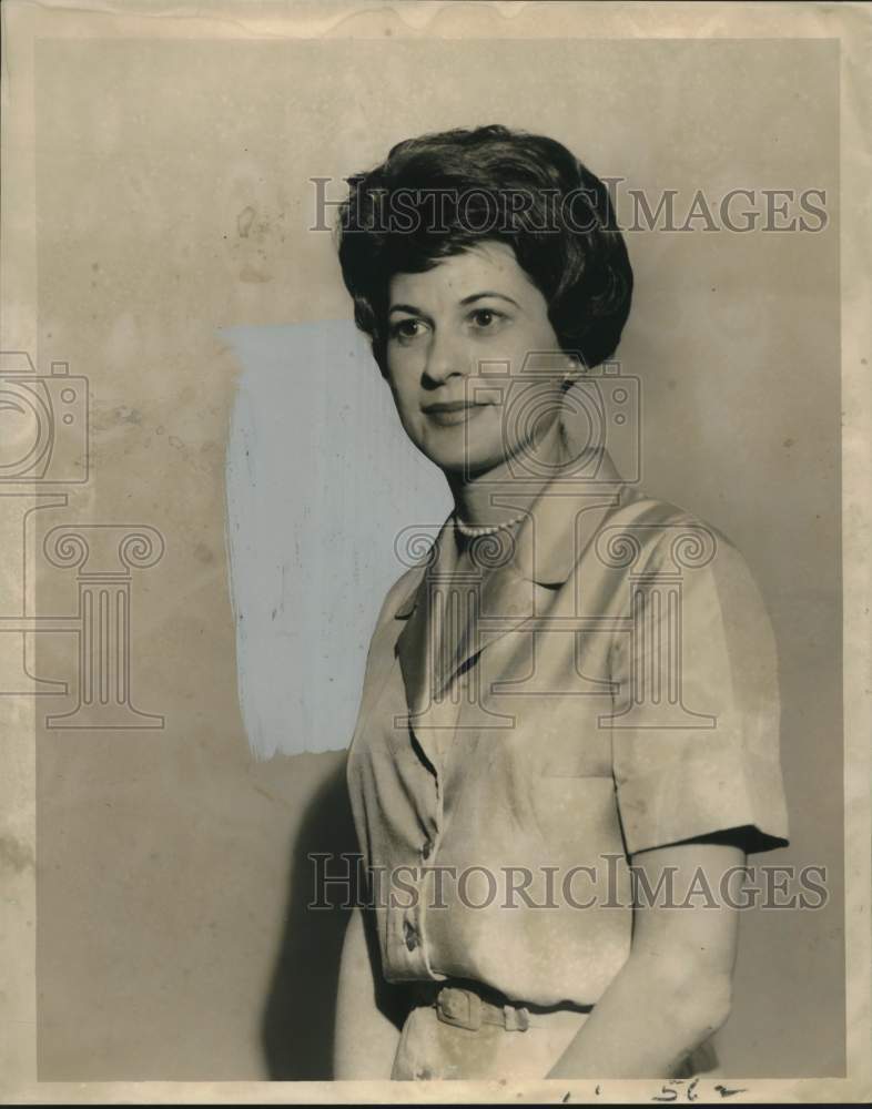 1960 Press Photo Green Acres Garden Club President Mrs. Lynn B. Hughes