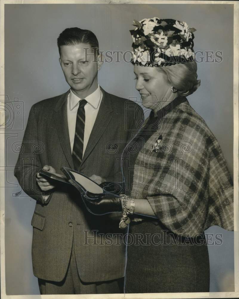 1964 Press Photo George M. Howard &amp; Mrs. Stanley Holiday- Gentilly Awardees