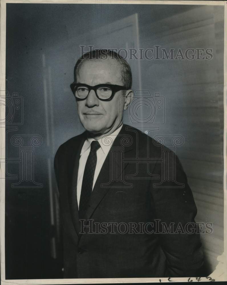 1964 Press Photo Robert H. Hill, Sherwin-Williams sales exec, in New Orleans
