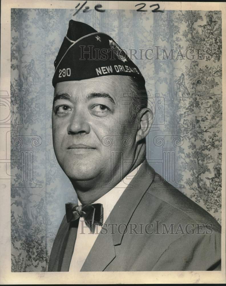 Load image into Gallery viewer, 1965 Press Photo American Legion Post Commander Fred Holly - noo30822
