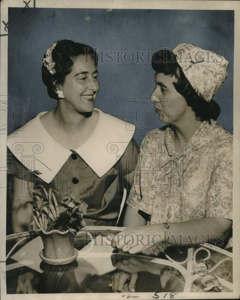 1958 Press Photo Mrs. Thomas Hollis &amp; Mrs. Alvin Grevemberg- Junior Philharmonic