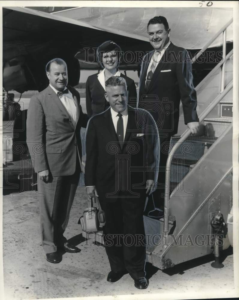 1957 Press Photo New Orleans employees of Sears, Roebuck &amp; Company- Nassau Bound