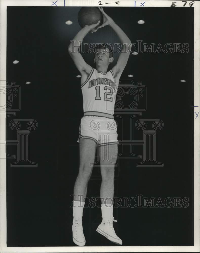 Load image into Gallery viewer, 1972 Press Photo Butch Hildebrand, Guard for Northwestern Basketball Team
