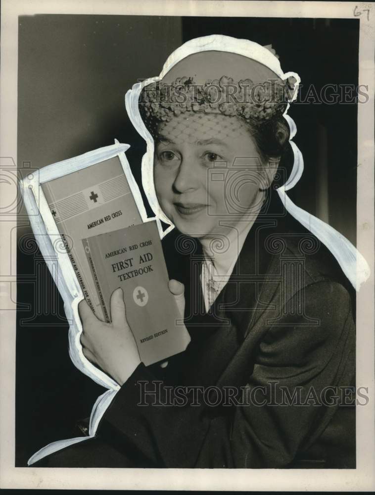 Load image into Gallery viewer, 1953 Press Photo Mrs. Purcel Howard, First Aid Instructor with the Red Cross
