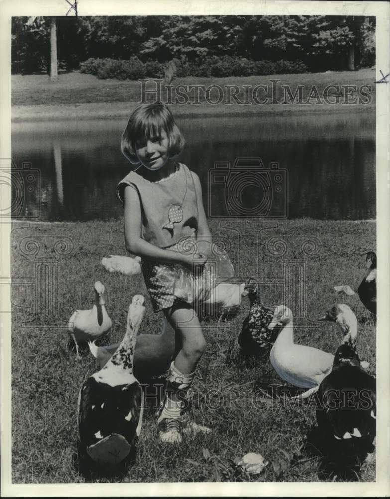 Load image into Gallery viewer, 1969 Press Photo National Easter Seal child, Donna Kay Howell in New Orleans
