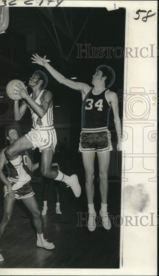 1972 Press Photo John Hamilton, Elvin Russell and John Hickerson, basketball