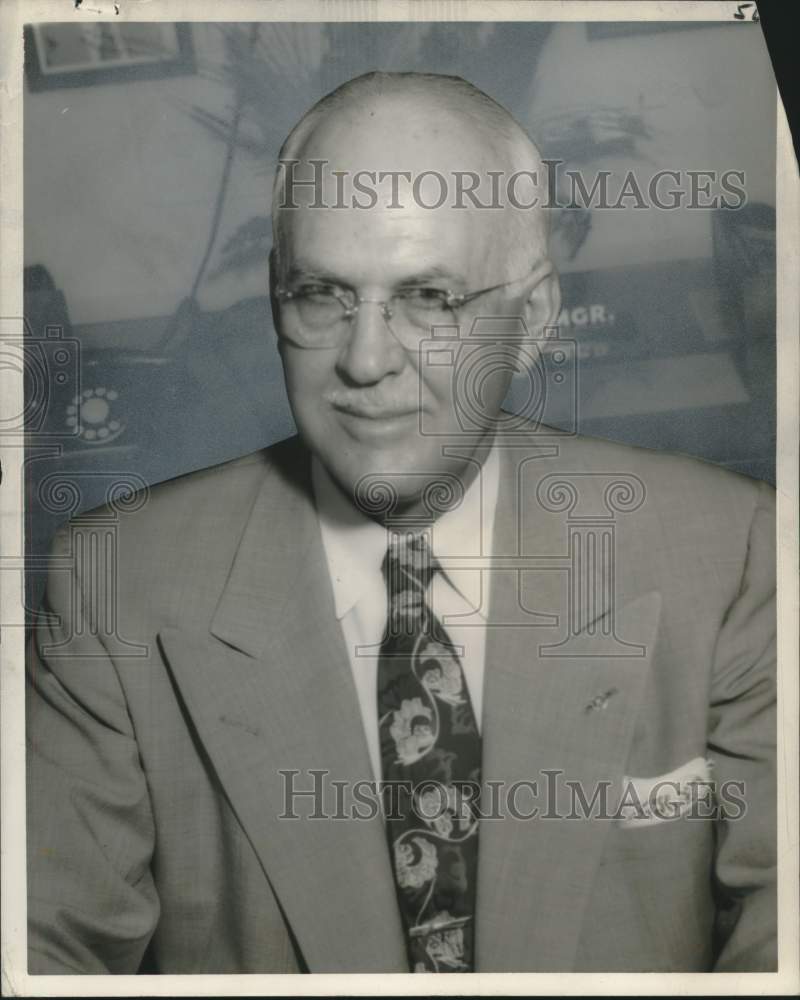 1955 Press Photo Veterans Administration Director William K. Hinds - noo30978