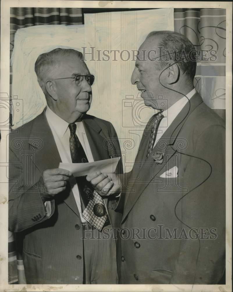 1952 Press Photo George Hingle and Other Man Exchange Paper - noo30985