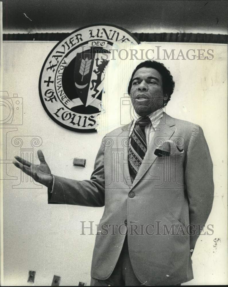 1974 Press Photo Harold Hunter, Xavier&#39;s basketball coach - noo31008- Historic Images