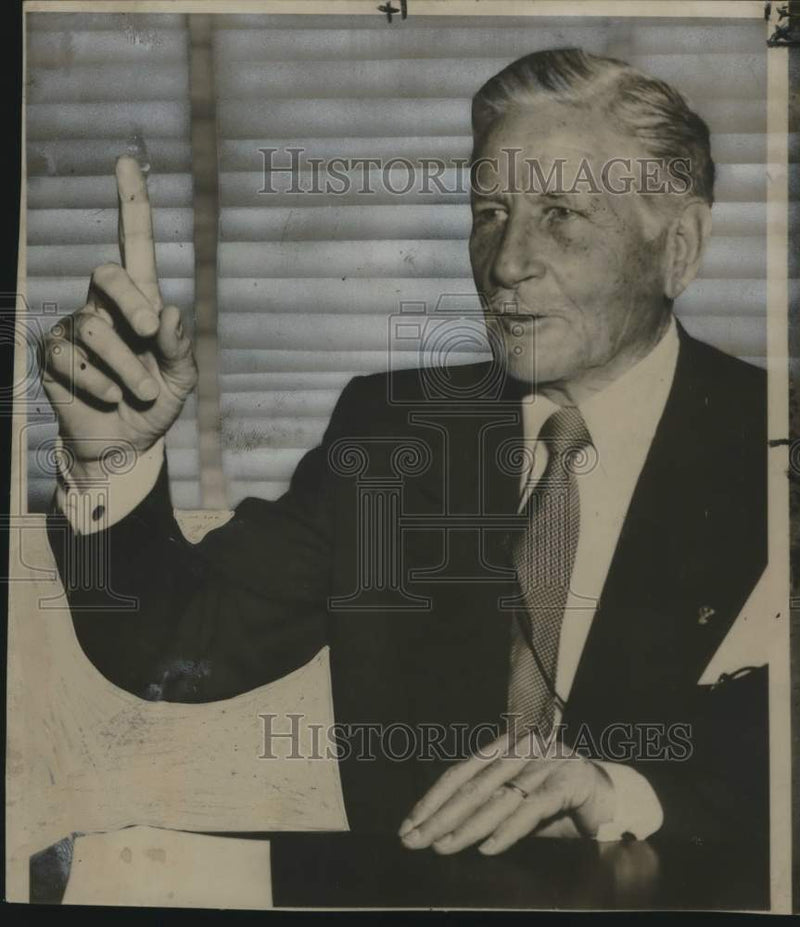 Load image into Gallery viewer, 1951 Press Photo Patrick J. Hurley before Senate committee - noo31023

