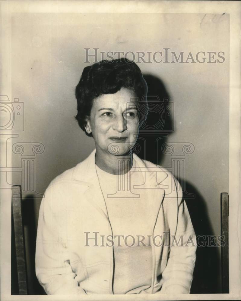 Load image into Gallery viewer, 1969 Press Photo Mrs. Charles F. Hunter, president League of Women Voters, LA
