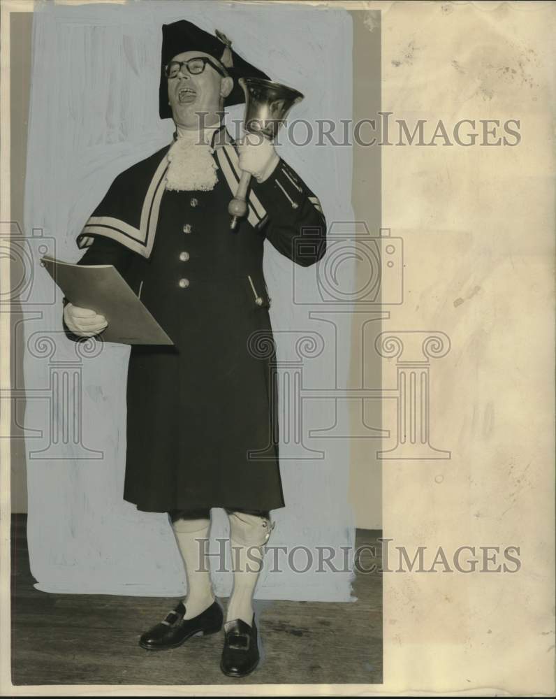 1963 Press Photo Town Crier Alfred Howard of City of London, British Festival