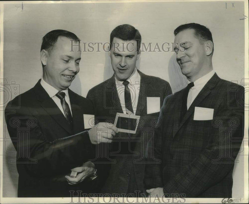 Load image into Gallery viewer, 1964 Press Photo Dr. Monte G. Holland, Association for Research in Ophthalmology
