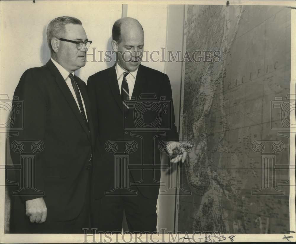 1966 Press Photo E.M. Hockman &amp; Frank X. McNerney- Gulf Coast , Saigon Ports - Historic Images