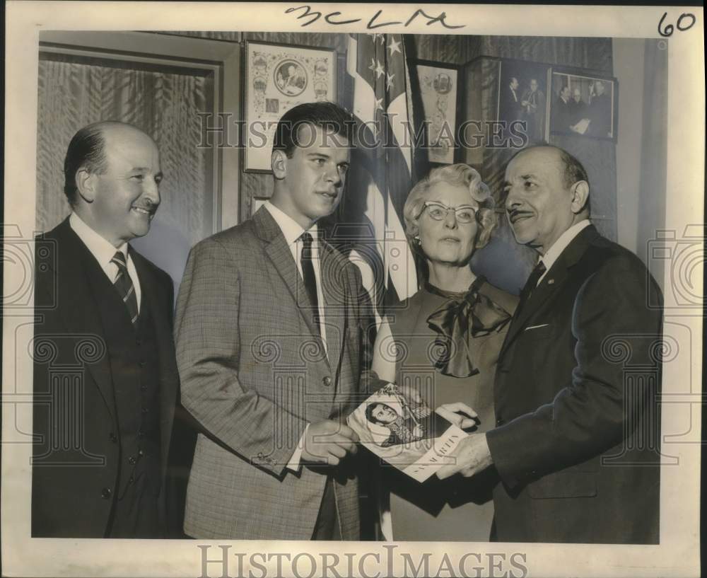 1965 Press Photo New Orleans Officials Welcome Argentinian Guest - noo31111