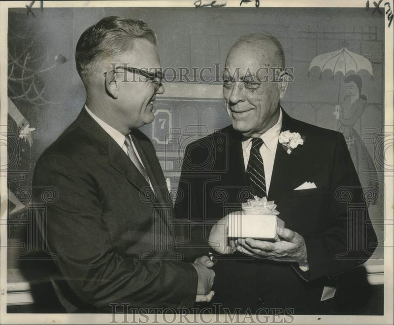 Load image into Gallery viewer, 1969 Press Photo J. Norris Hanning Retires from Kansas City Southern Railroad
