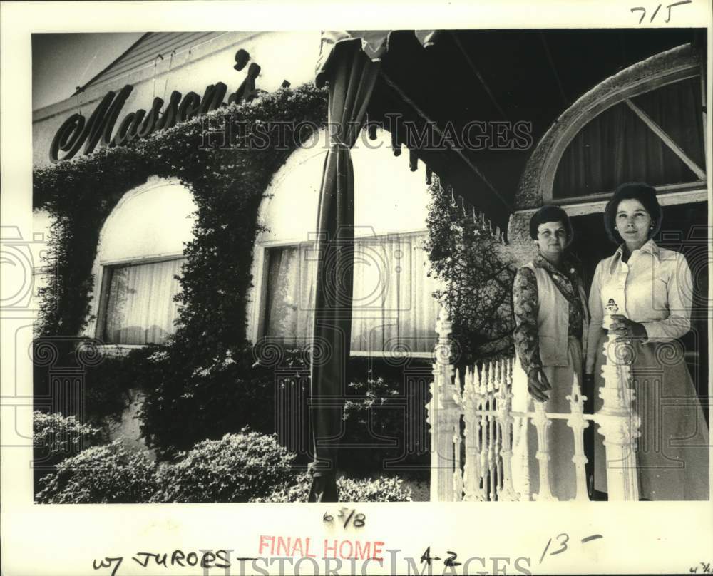 1979 Press Photo Carolyn S. Black &amp; Brenda E. Hillyer: Grand Jury Lavish Lunches- Historic Images