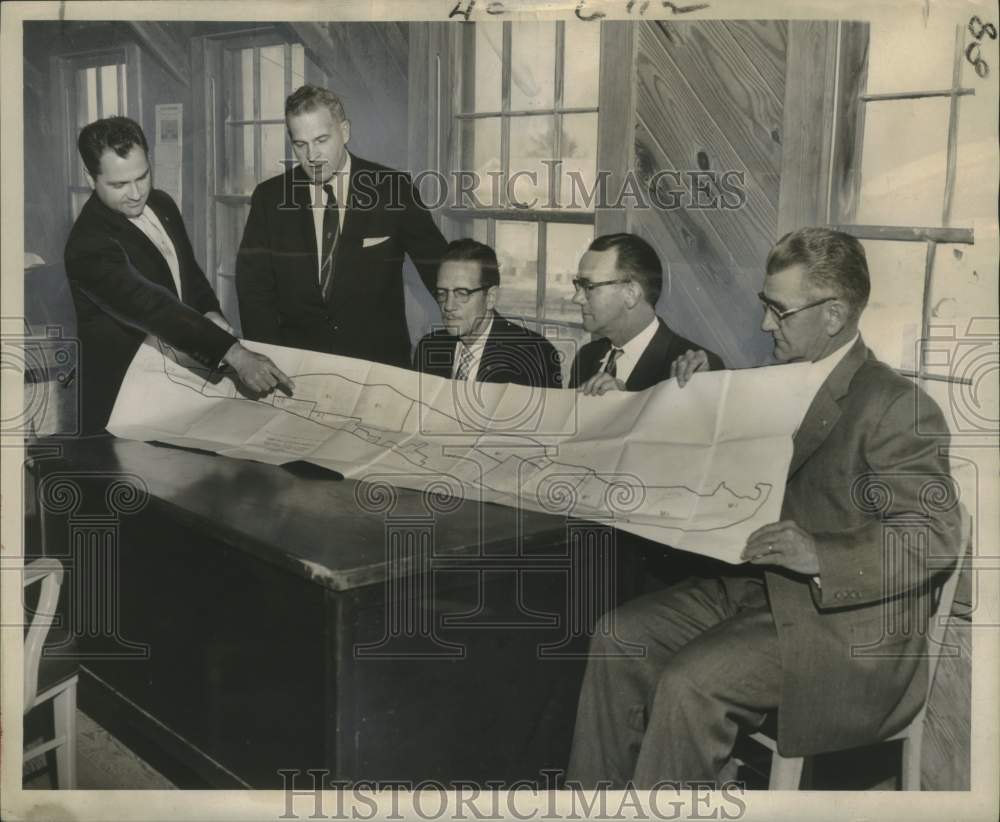 1960 Press Photo Town Officials Inspect Zoning Provisions, Grand Isle, LA