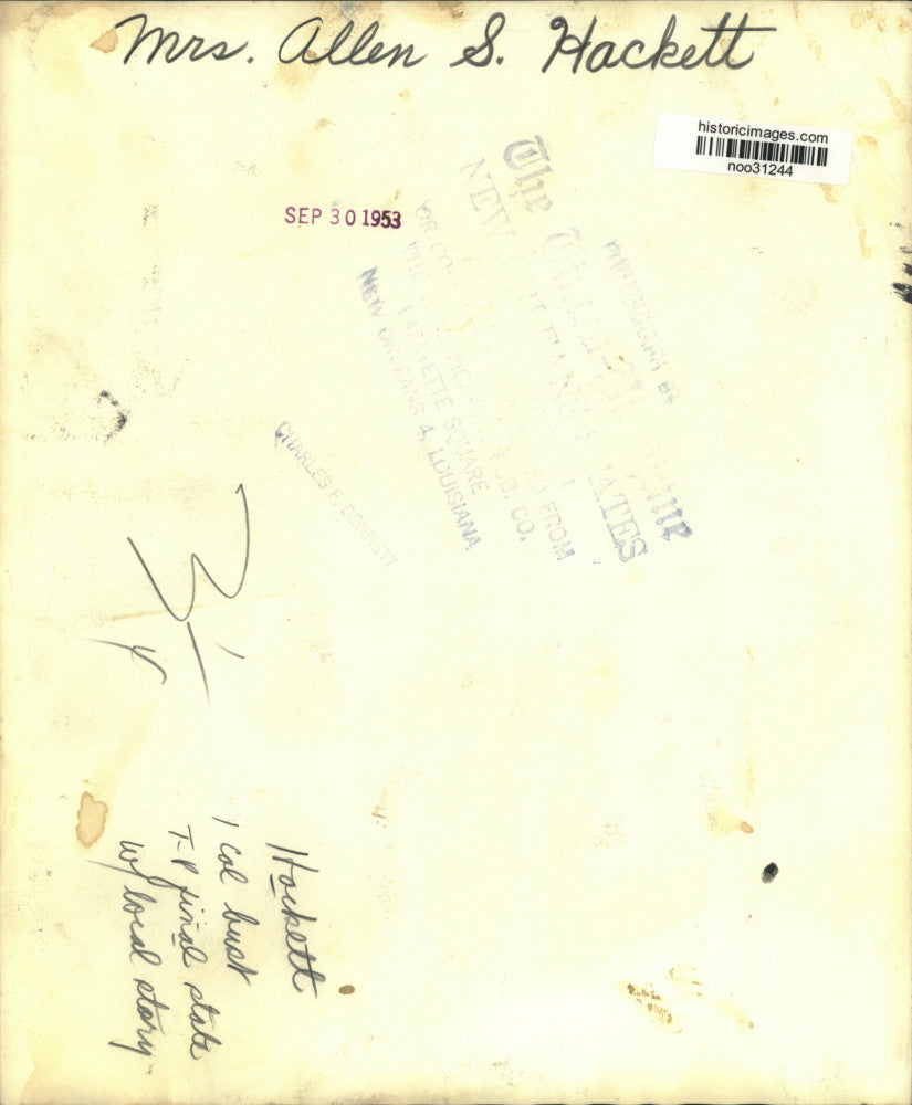 1953 Press Photo Mrs. Allen S. Hackett and Two Men Go Over Paperwork - noo31244