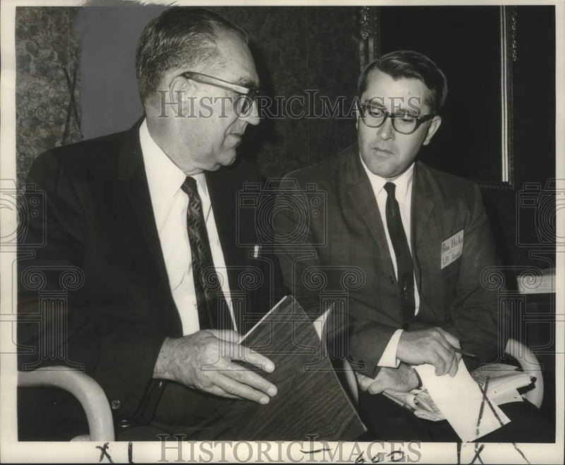 Load image into Gallery viewer, 1969 Press Photo Louisiana Press Association President David Reynaud &amp; Ron Hicks
