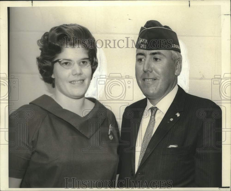 Load image into Gallery viewer, 1967 Press Photo Frances Skiffington &amp; Connell Hughes, Veterans of Foreign Wars
