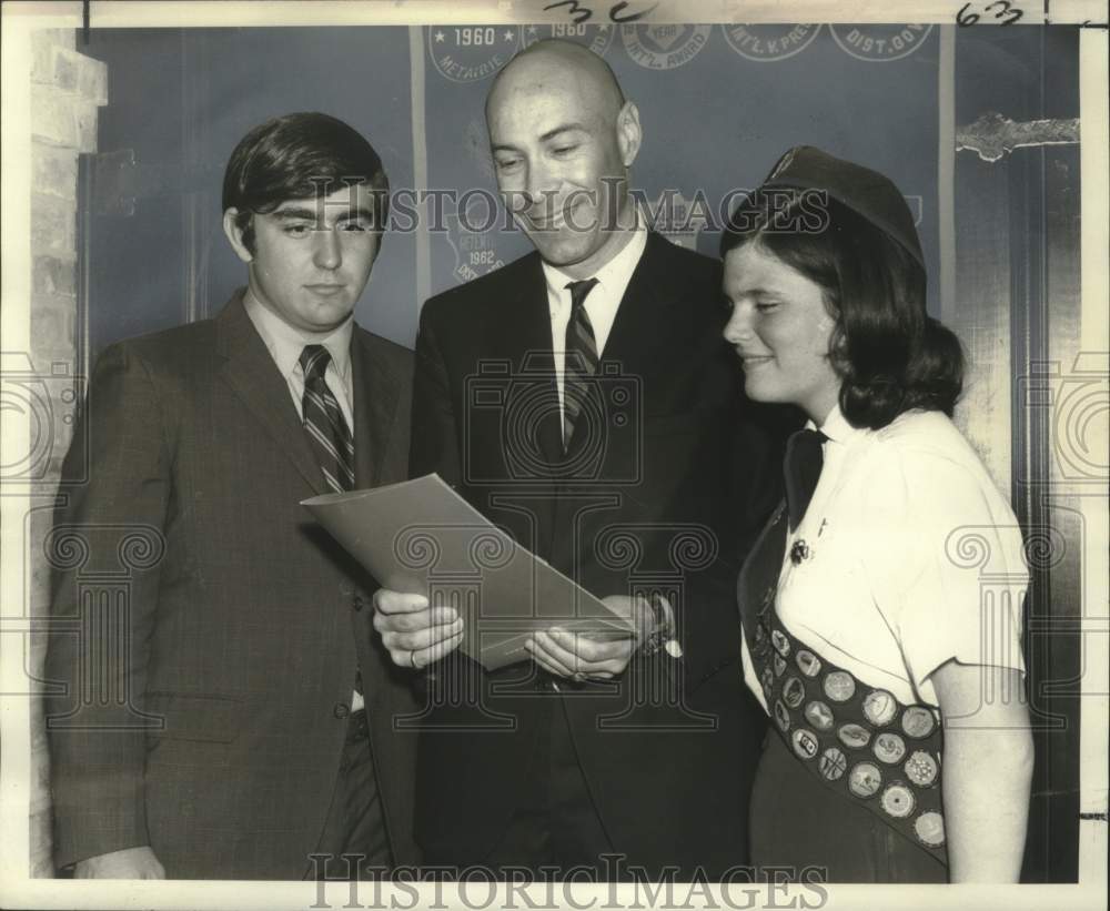 1970 Press Photo Sertoma Club of New Orleans gives awards to vet and student