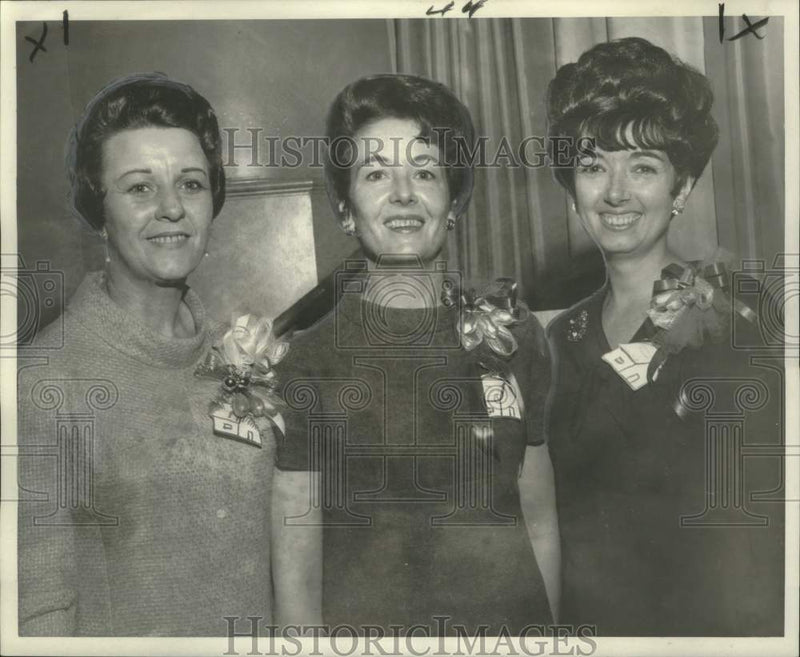 Load image into Gallery viewer, 1967 Press Photo Outstanding women of the year in Jefferson Parish - noo31476
