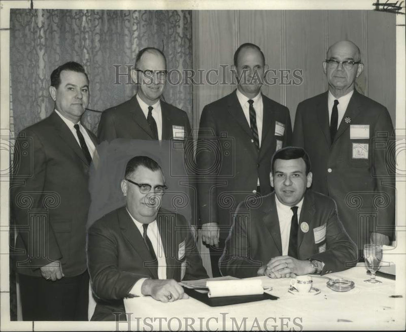 Load image into Gallery viewer, 1967 Press Photo New Officers of Louisiana Building Material Dealers Association
