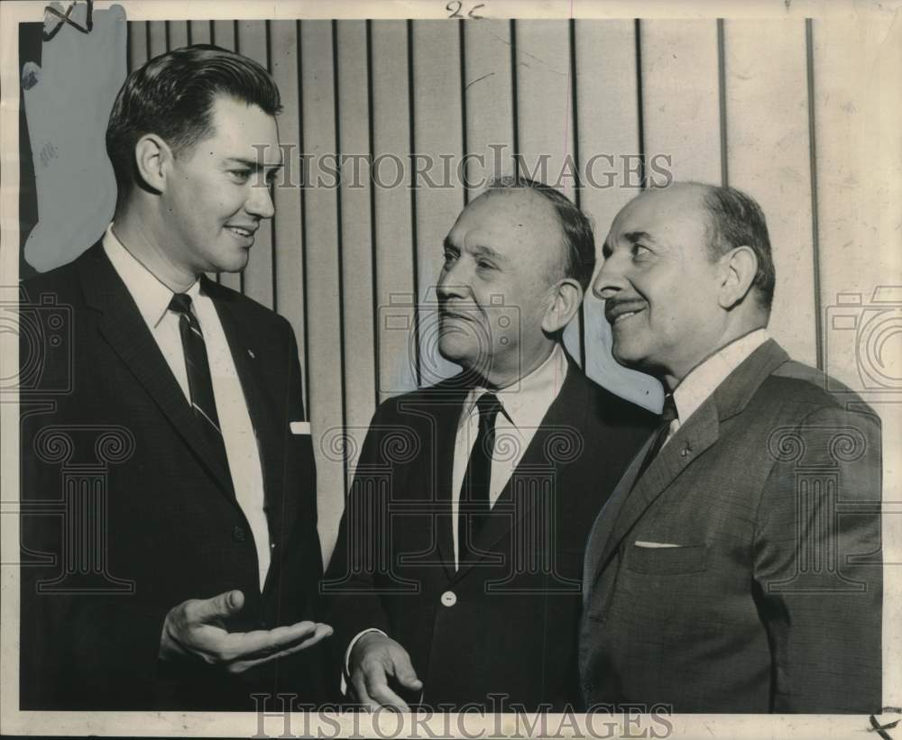 1963 Press Photo Huch K. Howton, Carl Goldenberg, and H. Schiro - noo31531