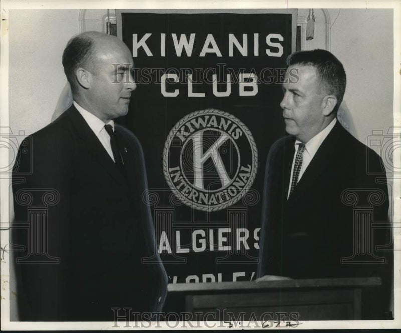 Load image into Gallery viewer, 1962 Press Photo R.L. Wiltse &amp; W. Scott Howson, Kiwanis Club Algiers
