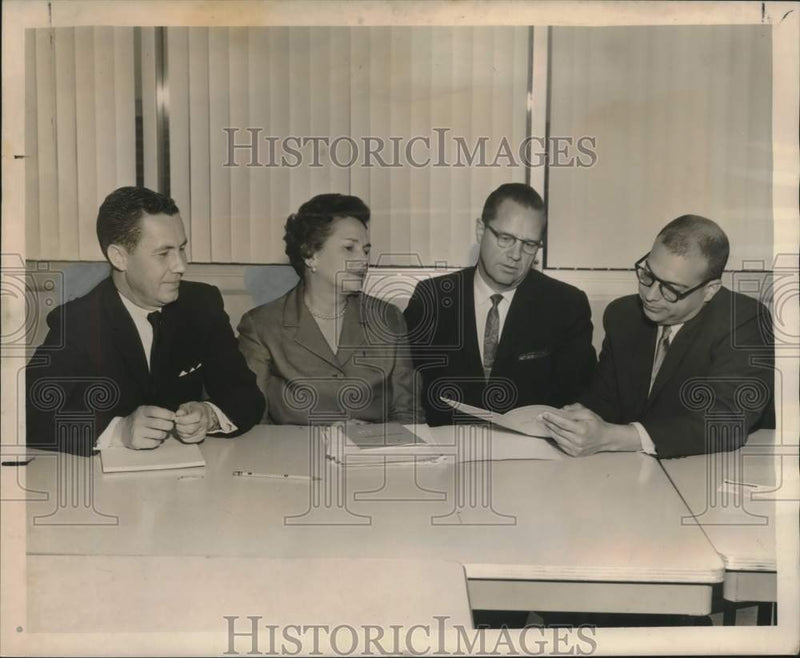 Load image into Gallery viewer, 1962 Press Photo Housing Authority Officials planning for Guste Homes residents
