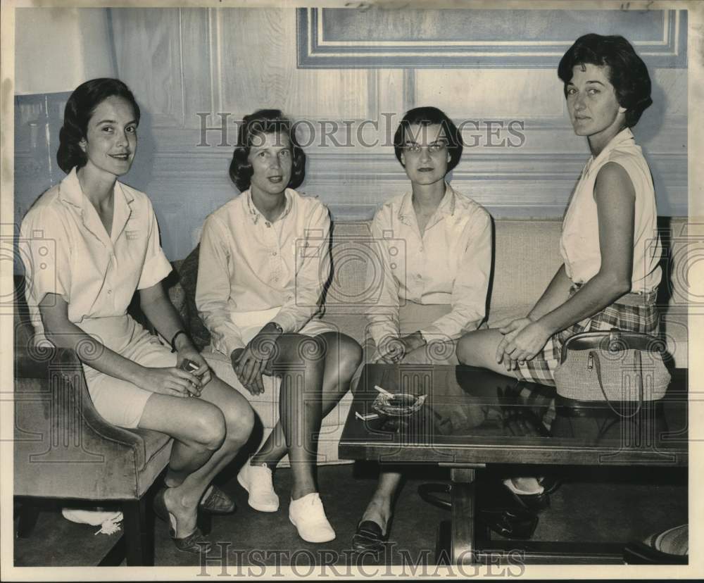 1964 Press Photo Women golfers of the New Orleans Country Club - noo31550