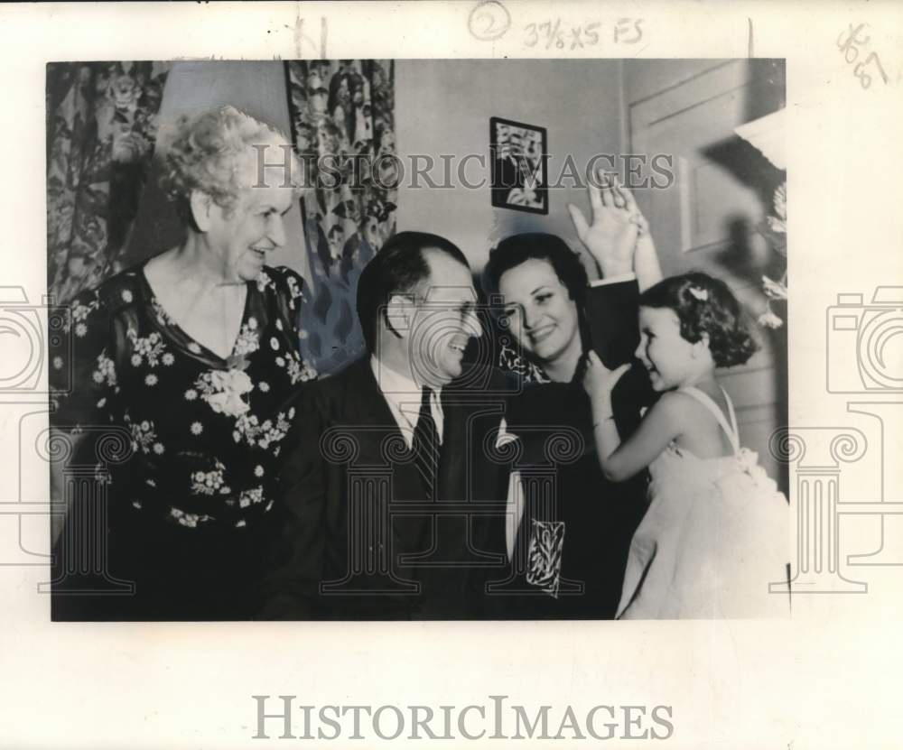 1940 Press Photo Hebert, newly-elected U.S. Representative, with Family- Historic Images