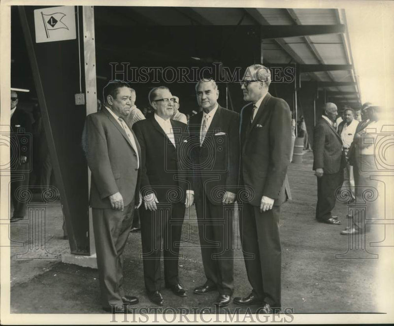 Load image into Gallery viewer, 1967 Press Photo Longshore &amp; steamship officials at Waterfront Employment Center
